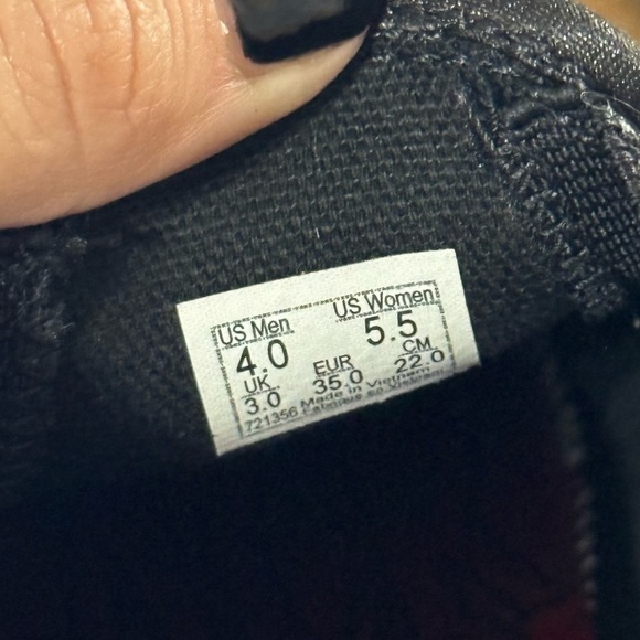 Vans Marvel Black Widow Classic Slip On Shoe Size 5.5 Women - Picture 13 of 13